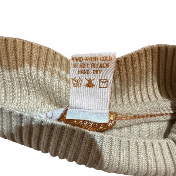 Cozy Tan/Beige Star Print Oversized Knit Sweater - Picture 4 of 8